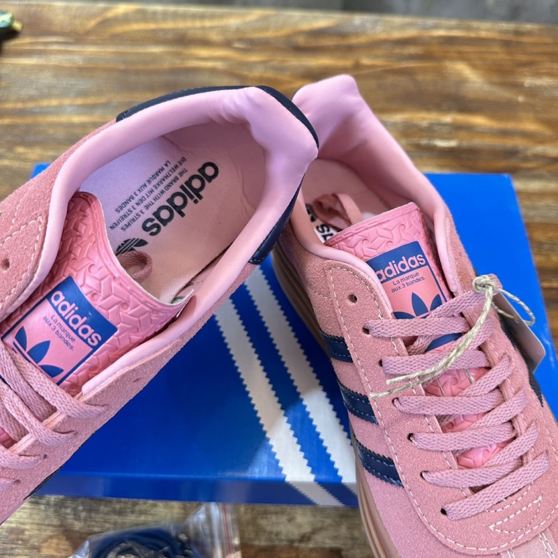 Adidas Sneakers